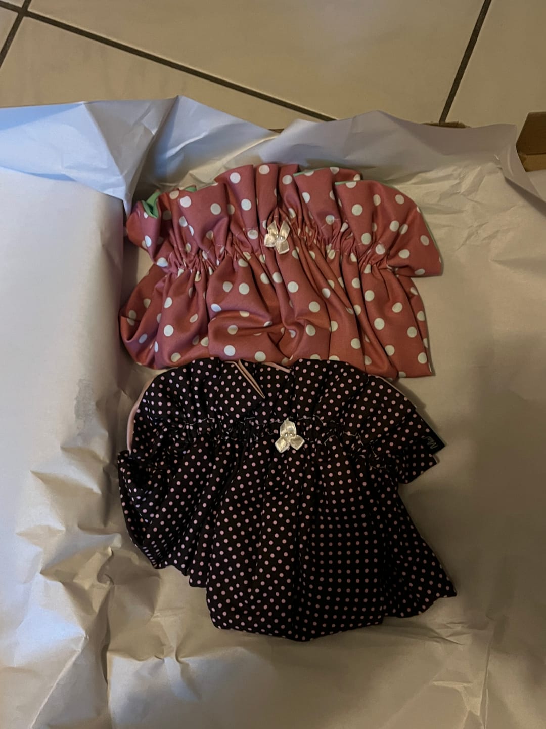 Customer photo review of Bonnet Satin altrosa, braun kleine rosa Tupfen