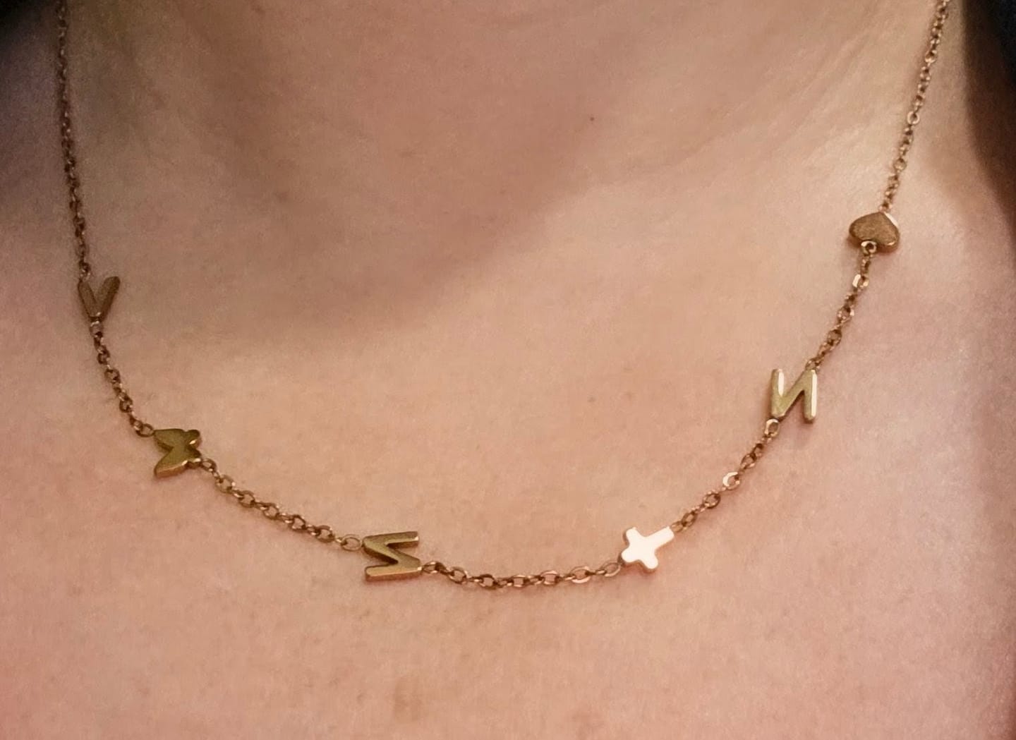 Customer photo review of Egyedi, oldalirányú, monogramos nyaklánc