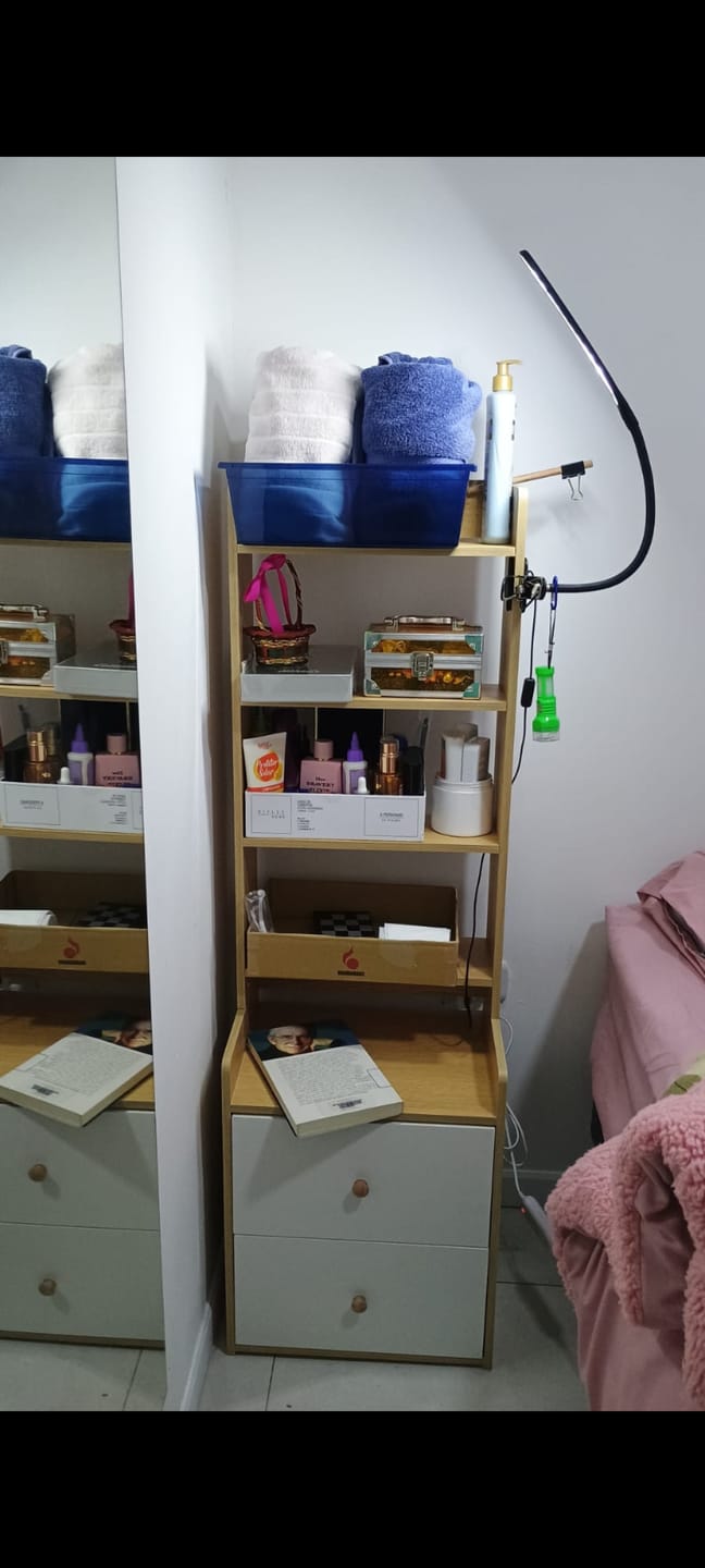 Customer photo review of Velador Mueble Organizador Con Repisas Cajones Madera Dormitorio
