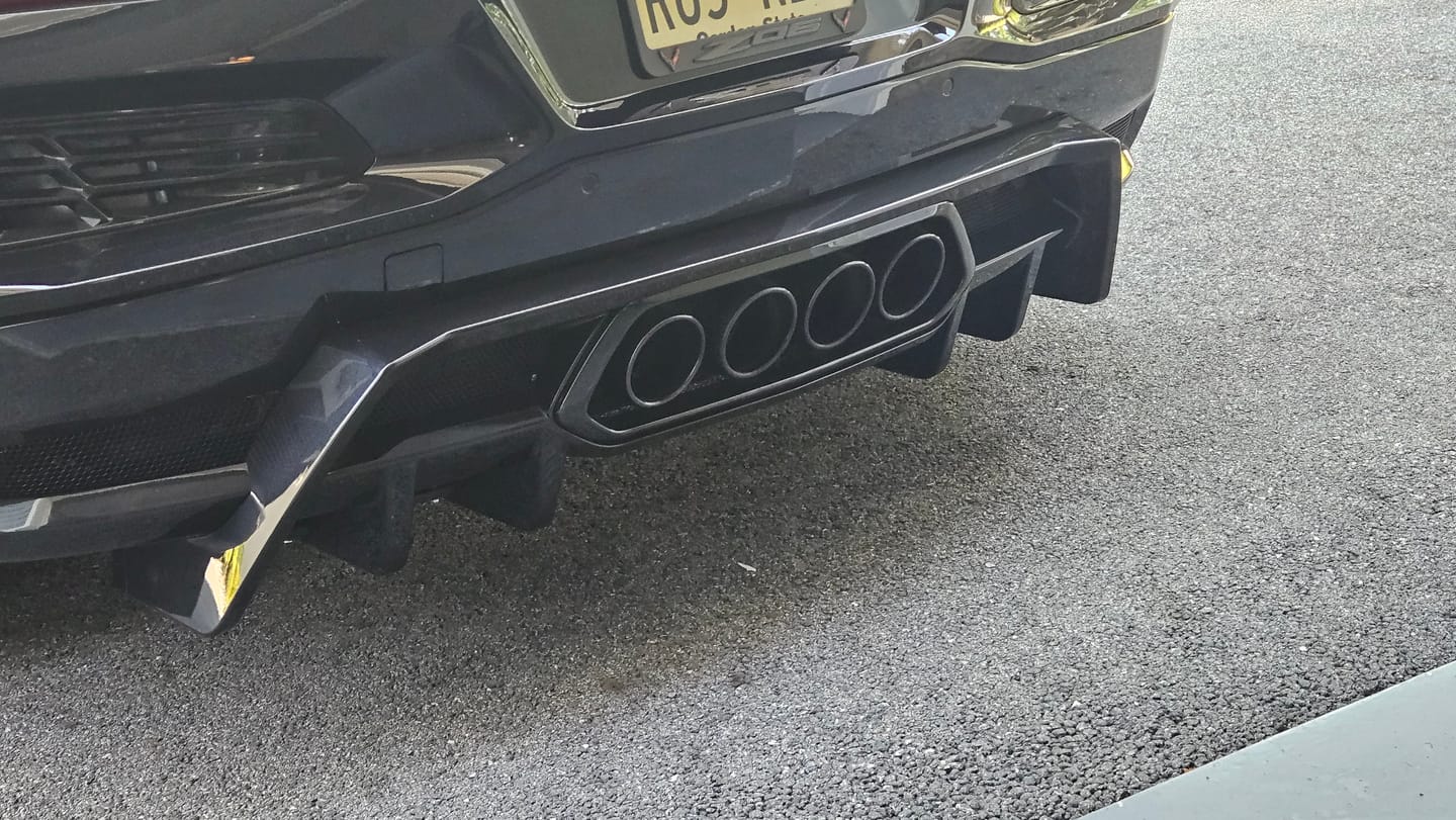 Customer photo review of 2023-Up Corvette C8 Z06 Rear Bumper Finned Diffuser