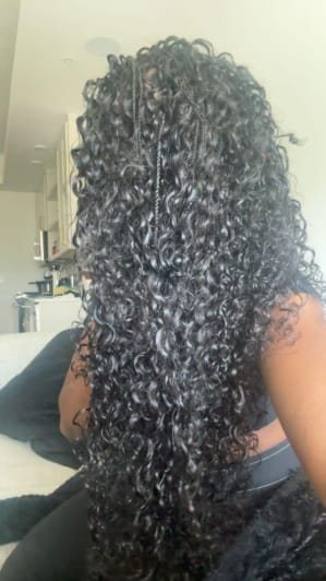 Customer photo review of Wavymy Burmese Curly Feather Crochet Human Hair Boho Braids Time-Saving & Lightweight Hair Extension