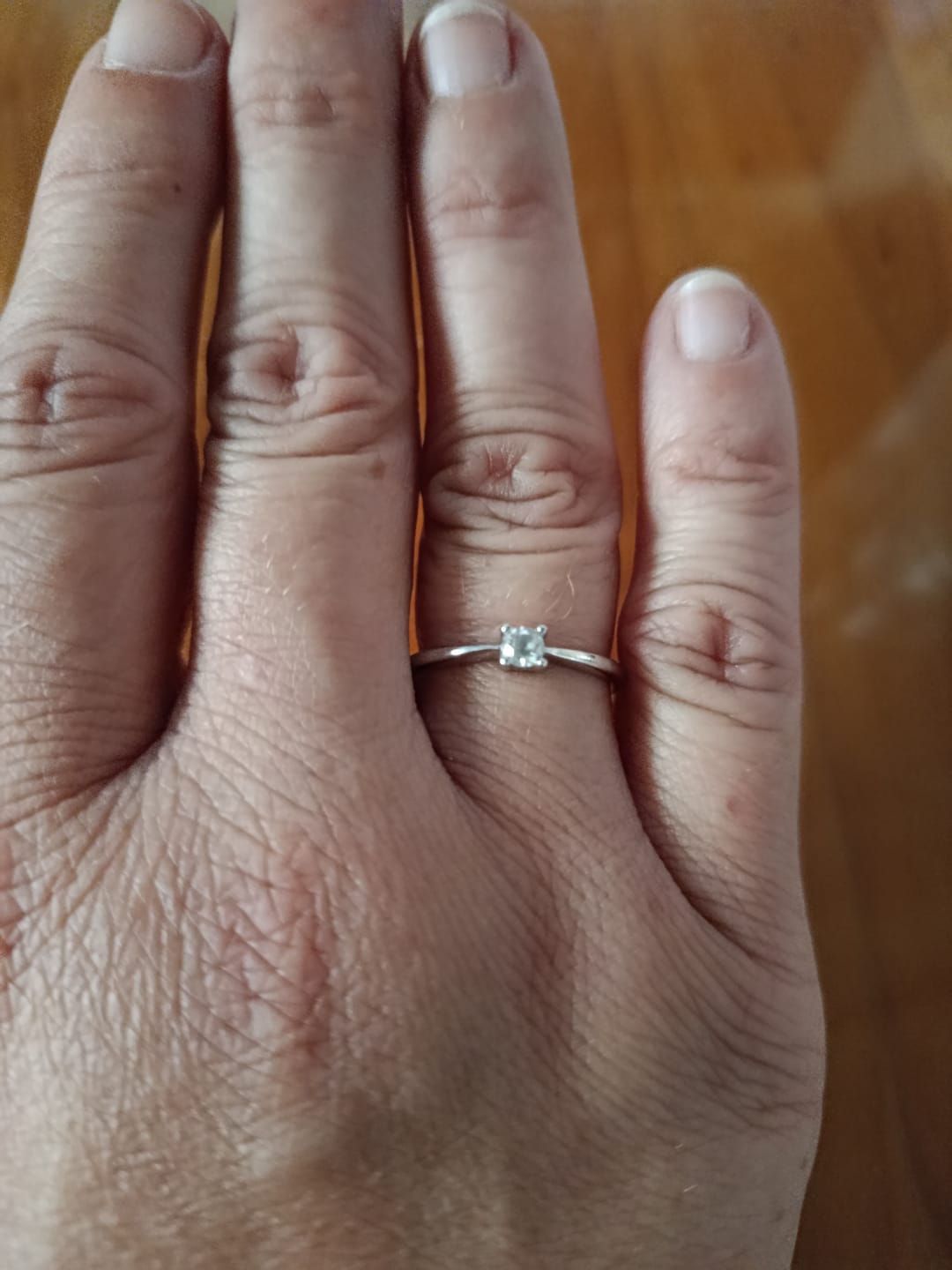 Customer photo review of Anillo Circonita Solitaria