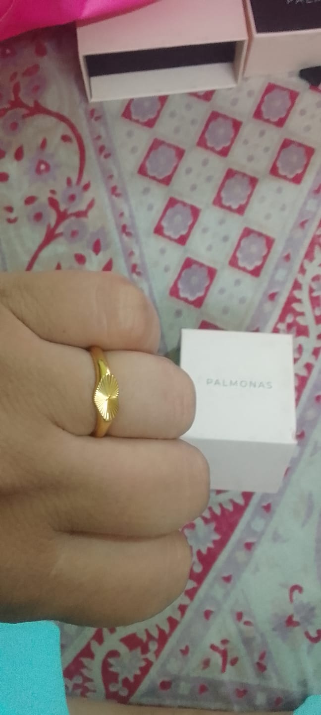 Customer photo review of Bold Sunray Heart Ring