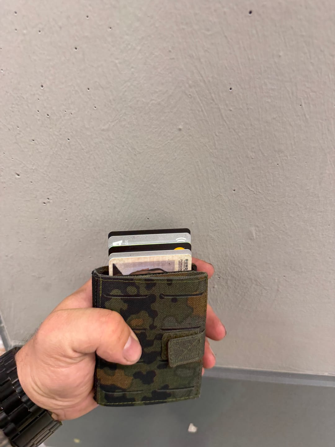 Customer photo review of Tactical Wallet MK2 - 5-Farben Flecktarn