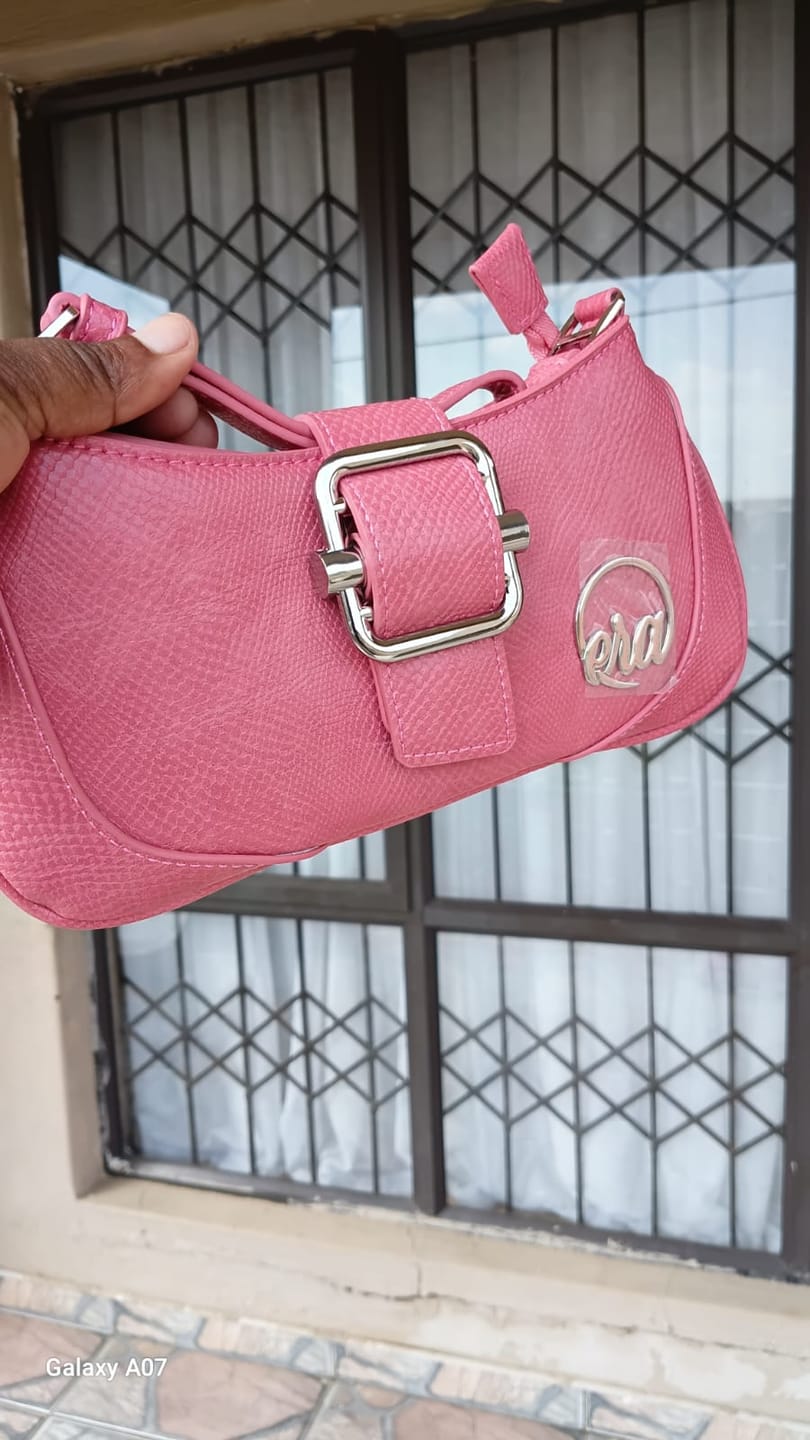 Customer photo review of Pink Lily Shoulder Bag