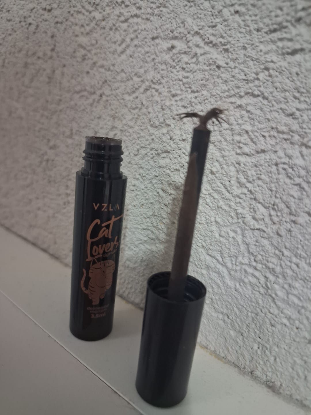 Customer photo review of Delineador Marrom– Cat Lovers – Vizzela