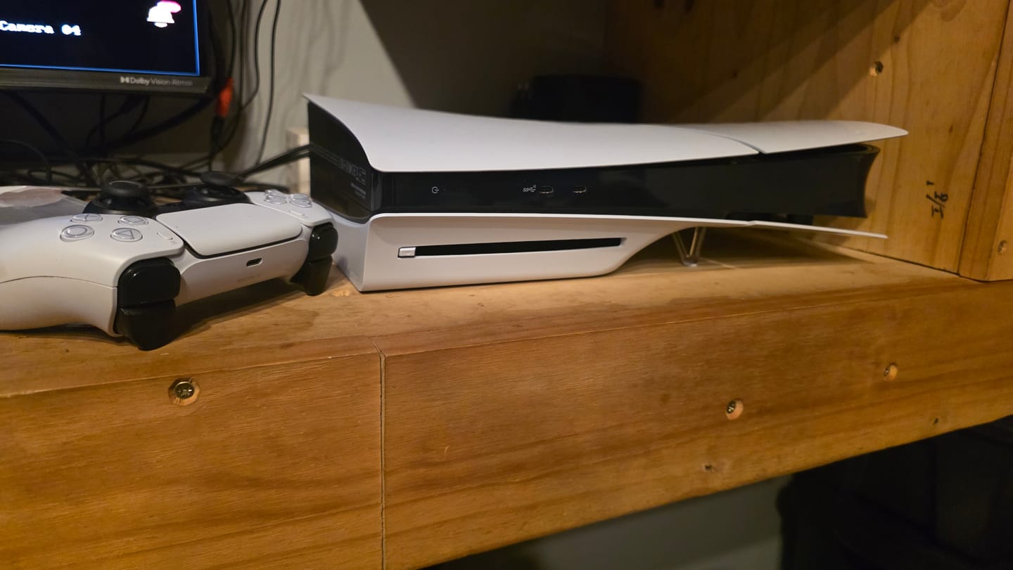 Customer photo review of Disc Drive For PS5 Digital Edition Consoles (model group – Slim)