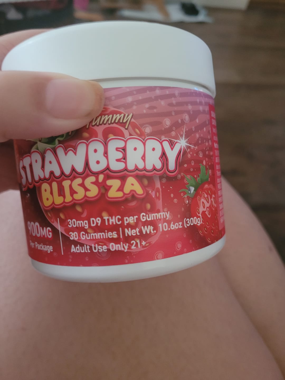 Customer photo review of 900MG Yummy Gummy D9