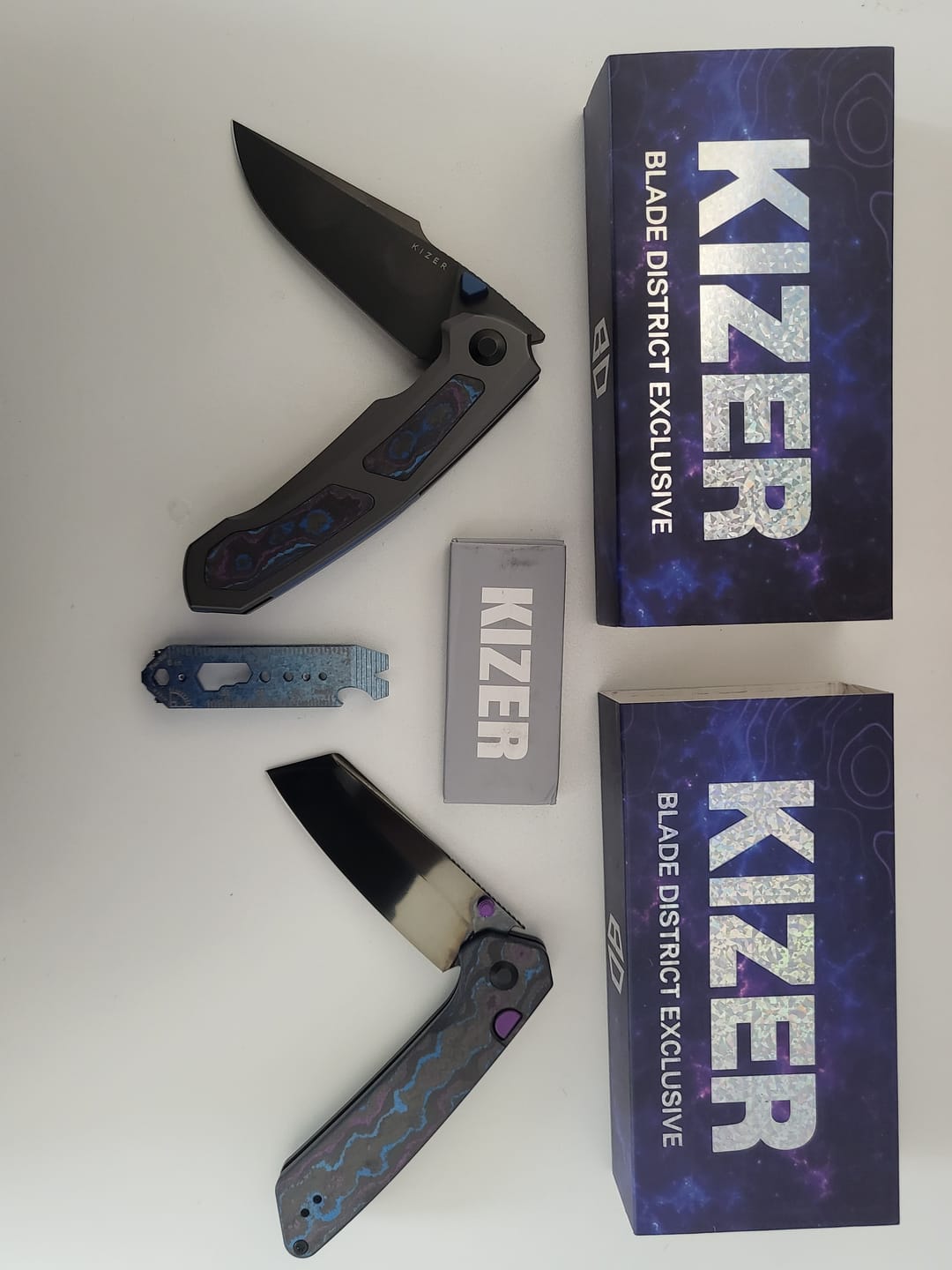 Customer photo review of Kizer Madrac Button Liner Lock Camo Carbon Mirror DLC S45VN BLADE DISTRICT EXCLUSIVE
