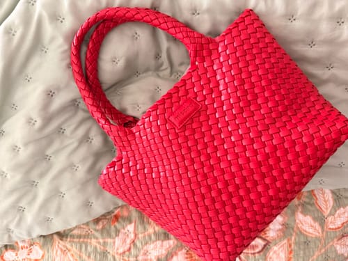 Customer photo review of Bolso - BRAIDED TALL- Rojo