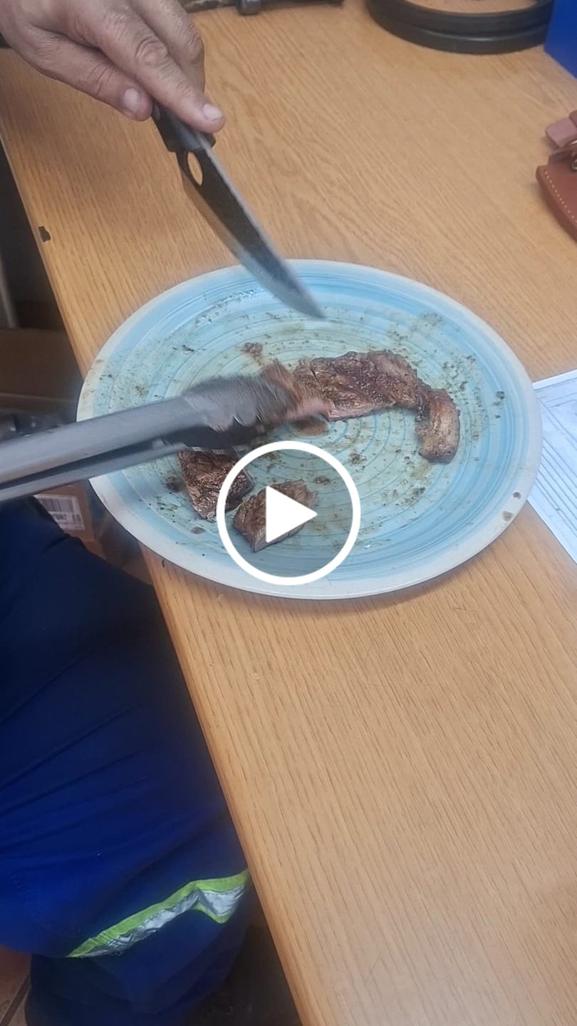 Customer video review of BRAAIPLANK™ "BEENLEM" HAMMER FORGED BONING KNIFE