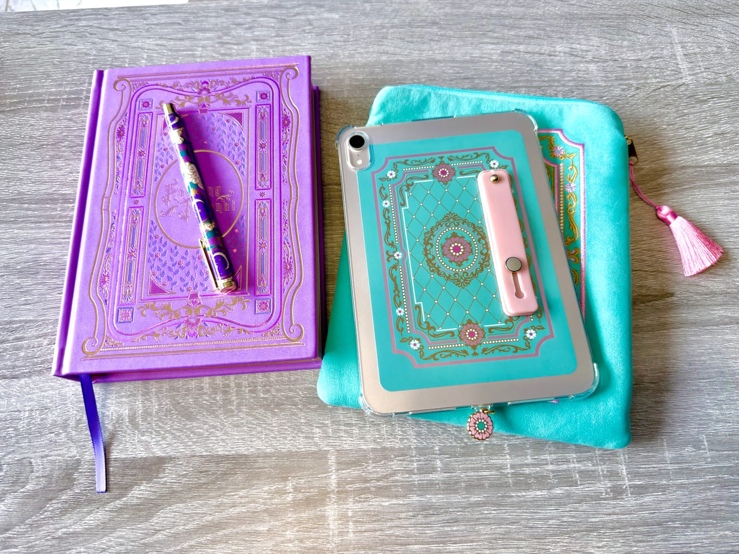 Customer photo review of Antoinette eReader Sleeve