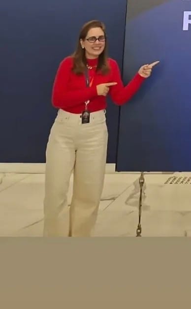 Customer photo review of Calça Jeans Balloon Baobá Bege