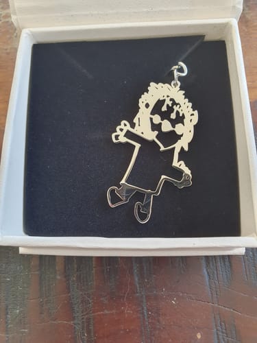 Customer photo review of Dessin d'enfant en collier ou pendentif