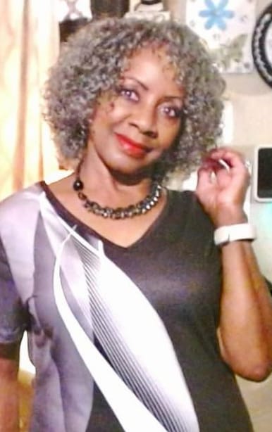 Customer photo review of Luvwin 5x5 Deep Curly Salt And Pepper Glueless Gray Color Pre-Cut Lace Bob Wig