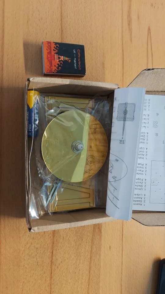 Customer photo review of 3D Acrylic Mirror Wall Clock