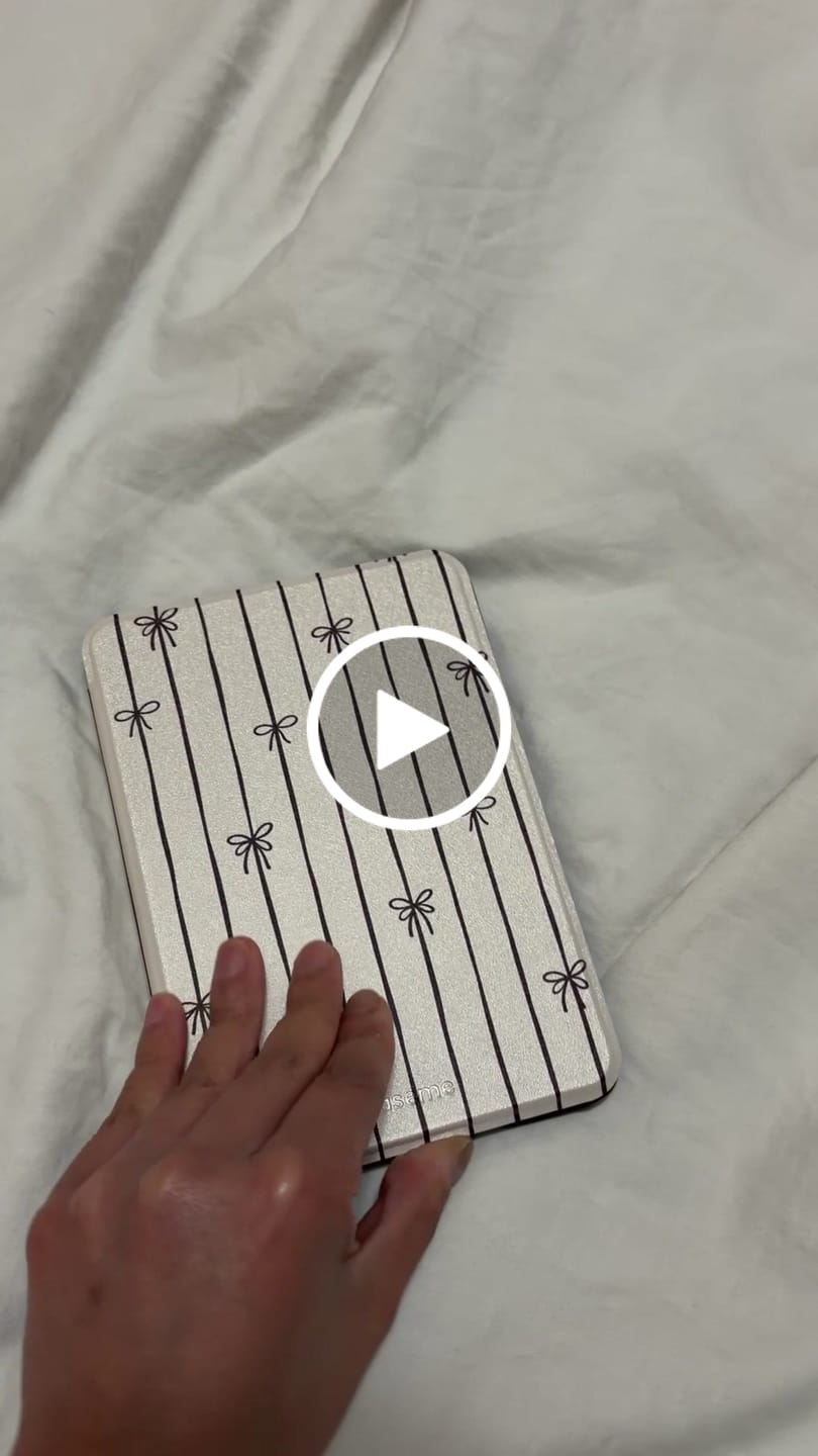 Customer video review of Baby Bow E-Reader Case