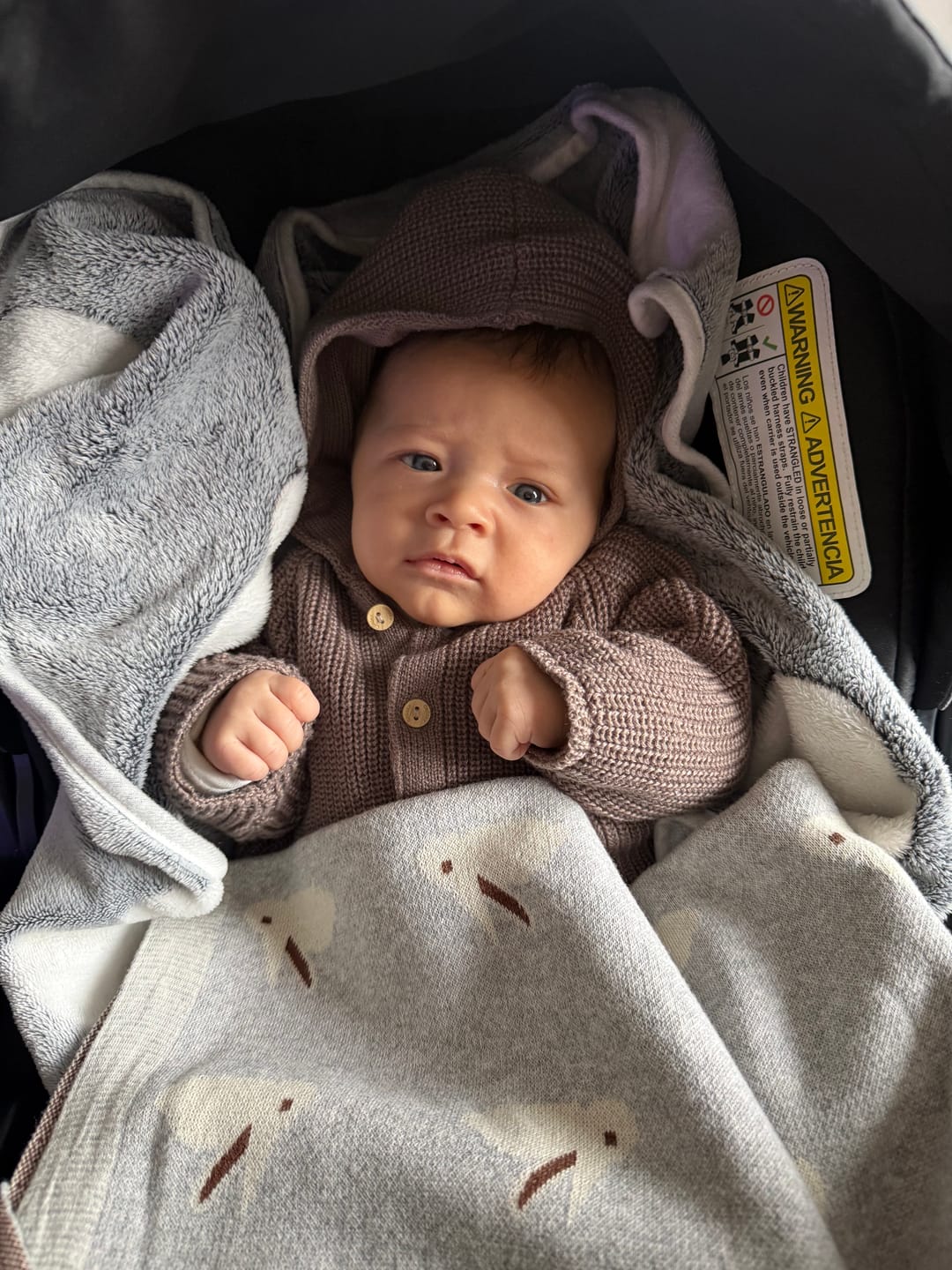Customer photo review of Manta Tejida Conejo Gris