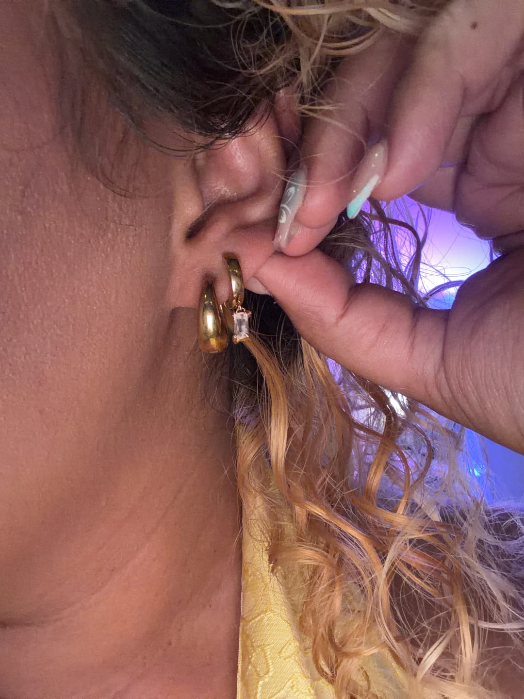 Customer photo review of Mini Drop Huggies — Gold / 10mm