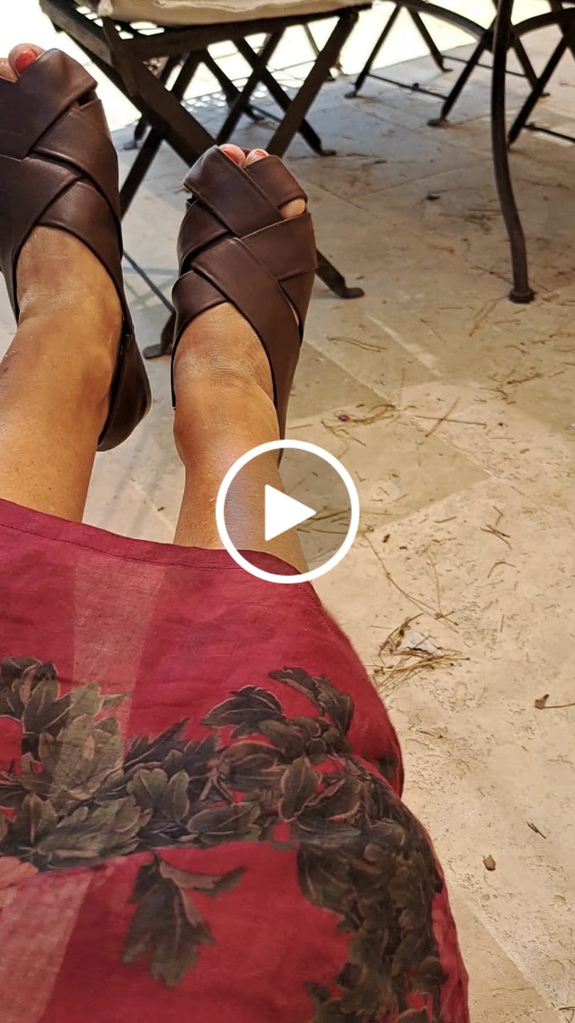 Customer video review of Women Vintage Genuine Leather Spliced Low Heel Shoes