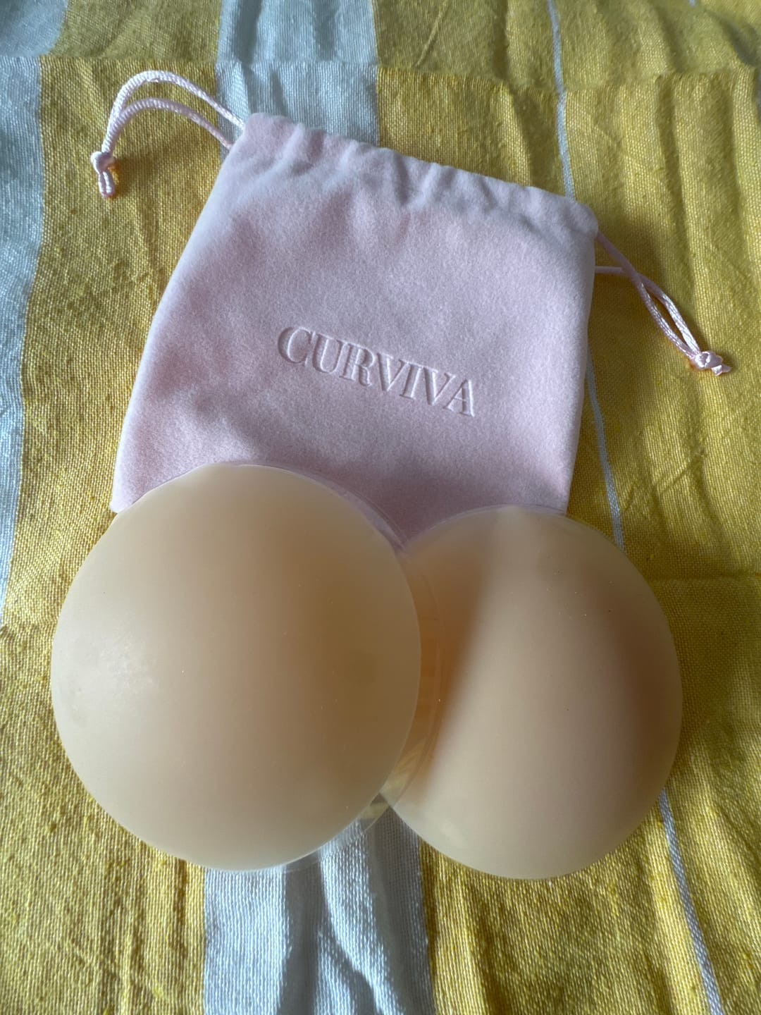Customer photo review of Pezoneras Círculos sin Adhesivo