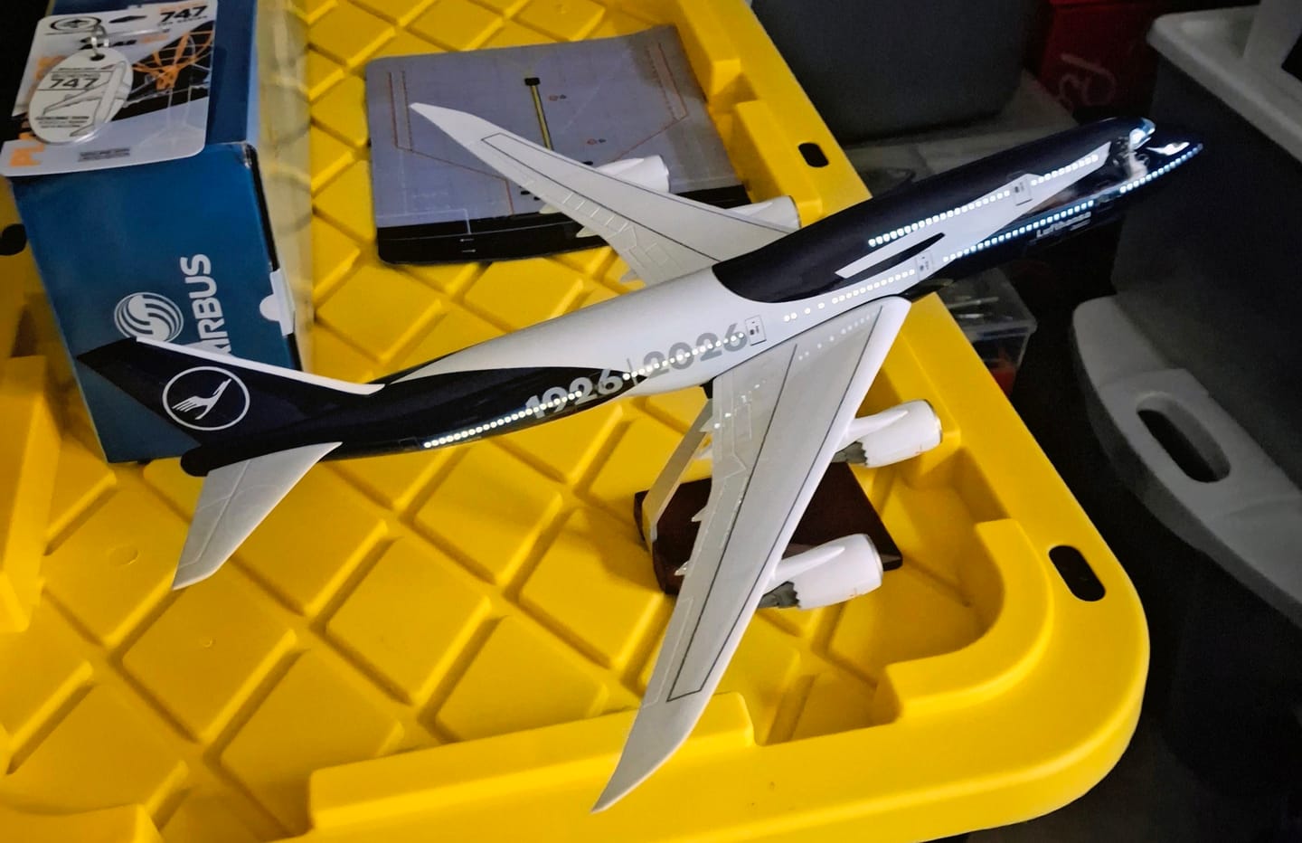 Customer photo review of Boeing 747-8 Lufthansa 100 Years Commemorative – 1:150 Scale Model
