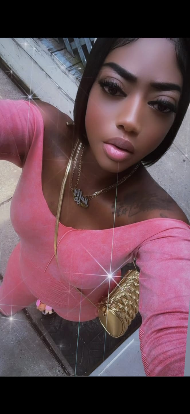 Customer photo review of Double Plated Hearts Name Necklace w/ Figaro Chain