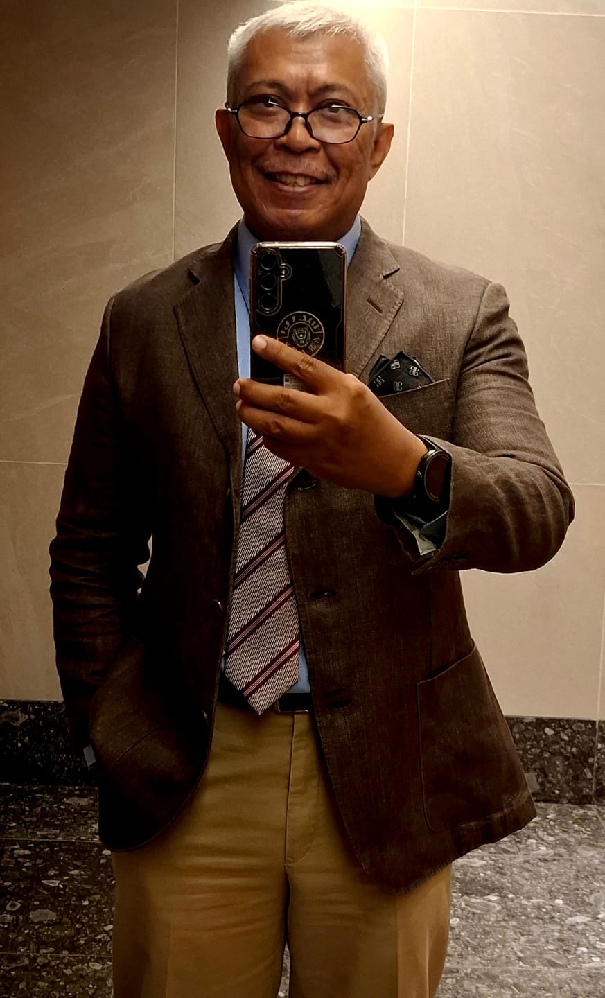 Customer photo review of Geometric Pocket Square
