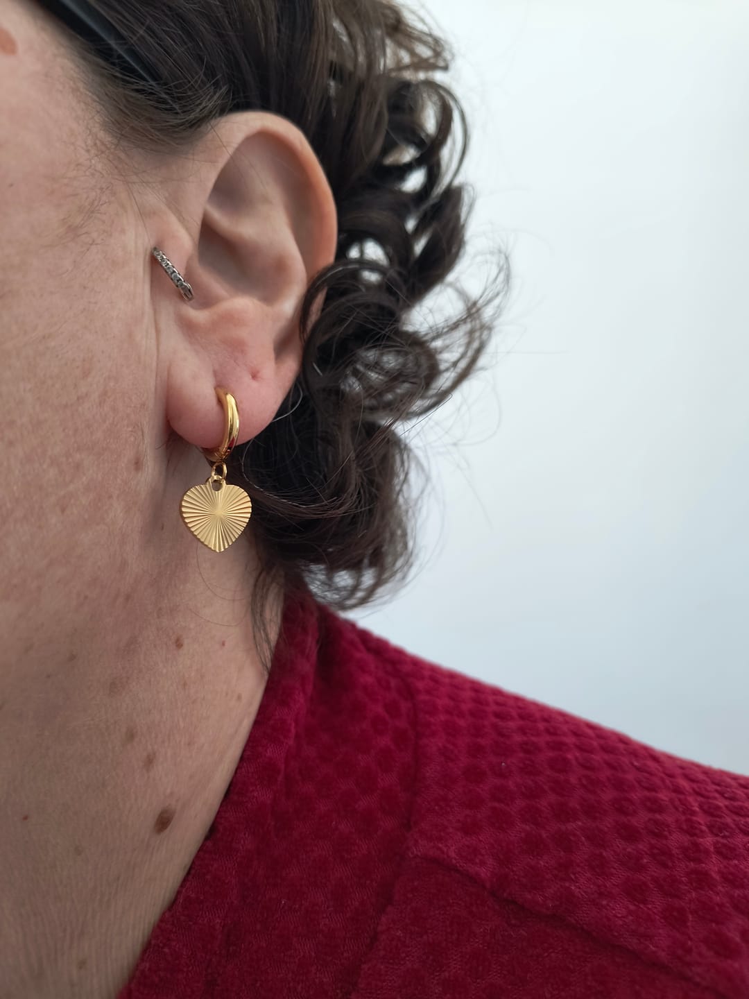 Customer photo review of Brincos Georgina Banhados em Ouro 18k