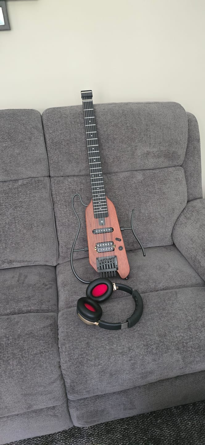 Customer photo review of Donner HUSH X Electric Guitar