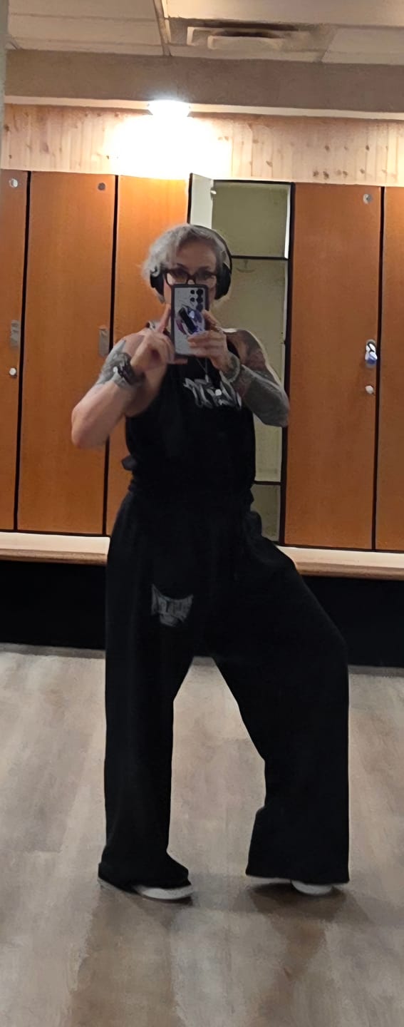Customer photo review of 2052 - Gold's Iron Legacy Heritage Sweats