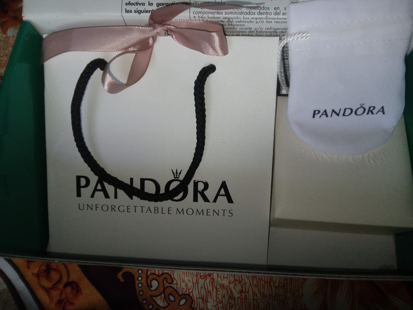 Customer photo review of COLLAR PANDORA ORO ROSA CORAZON ELEVADO ROSA + KIT DE REGALO