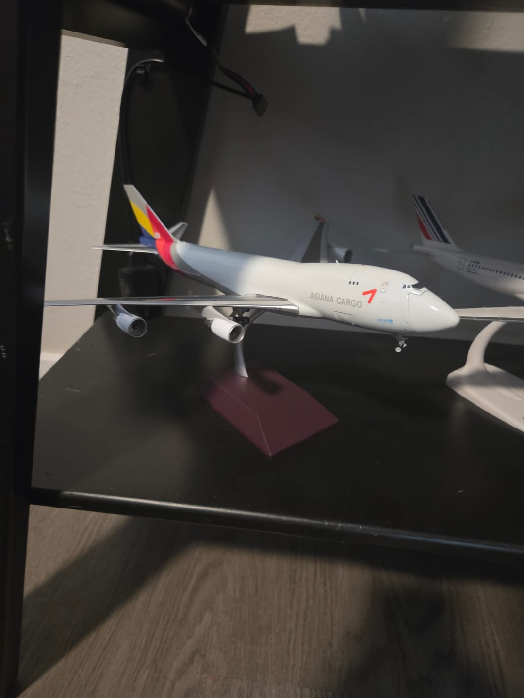 Customer photo review of GEMINI200 ASIANA CARGO 747-400F 1/200 REG#HL7616 INTERACTIVE