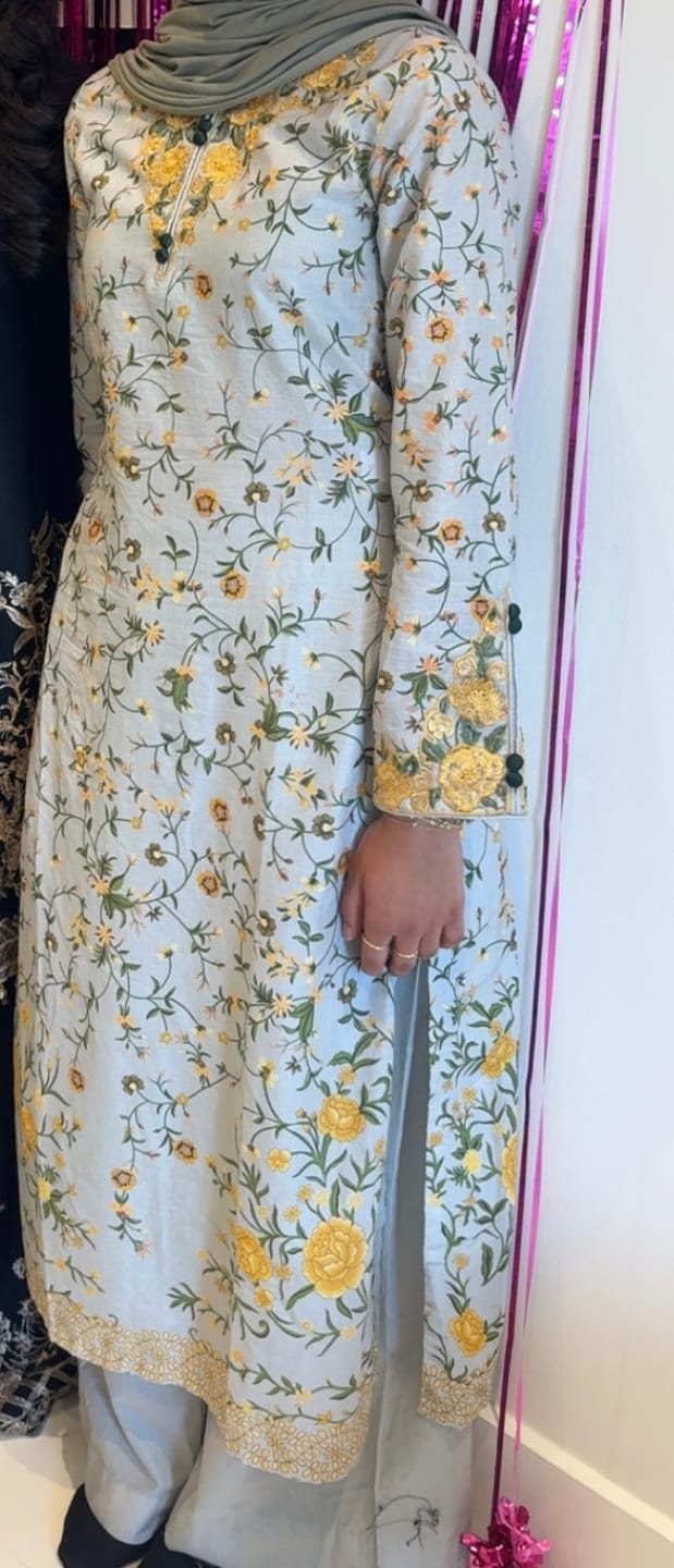 Customer photo review of RGZ7105 - Rangz Chantelle Linen Suit Chiffon Scarf
