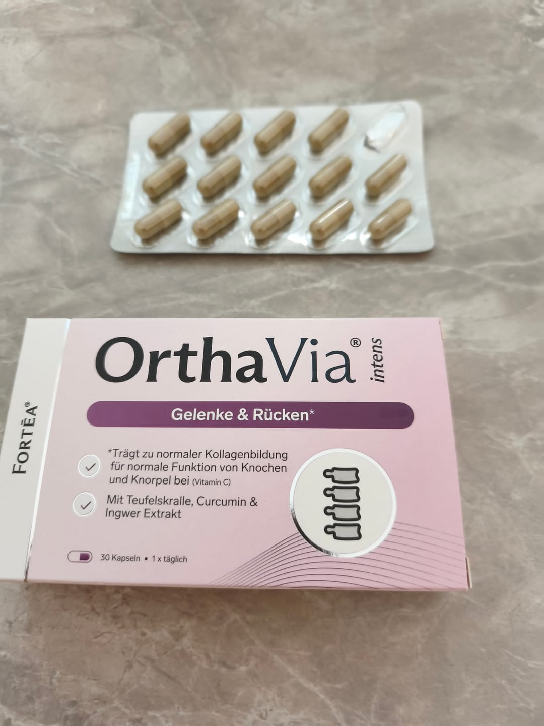 Customer photo review of OrthaVia® intens – Gelenke & Rücken