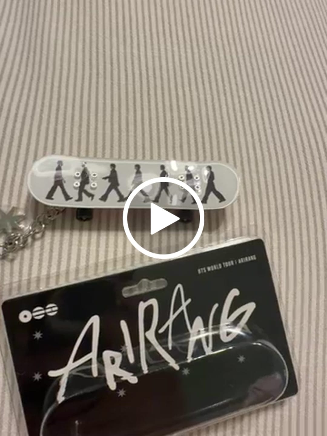 Customer video review of BTS - ARIRANG WORLD TOUR OFFICIAL MD MINI SKATEBOARD KEYRING