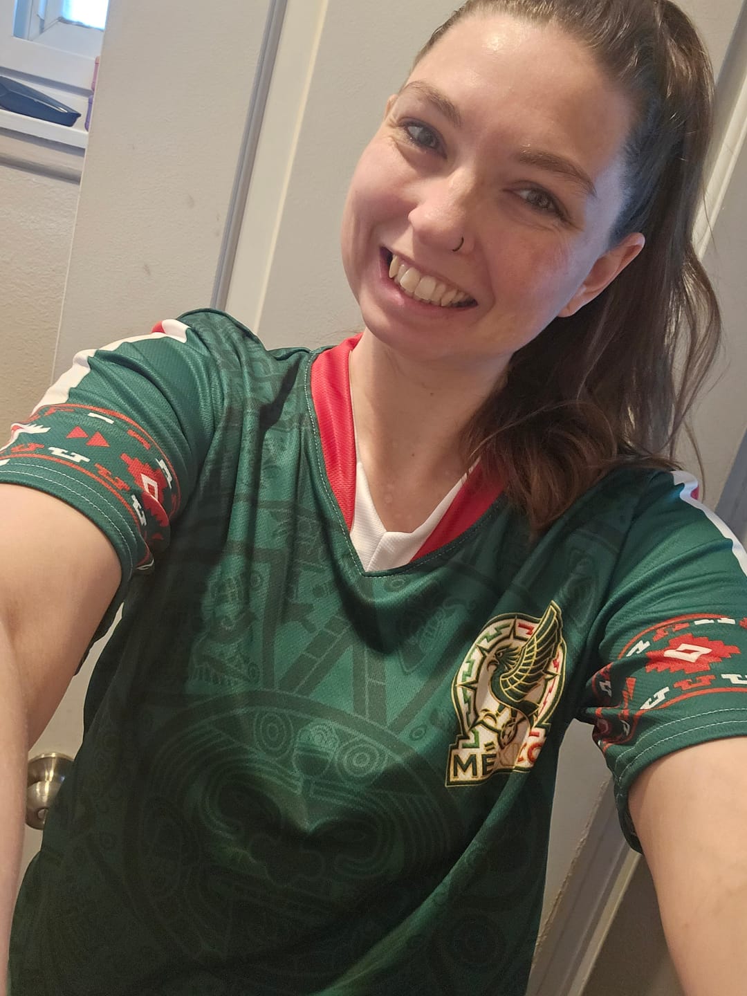 Customer photo review of Azteca Xiuhpohualli Mexico Fútbol Jersey