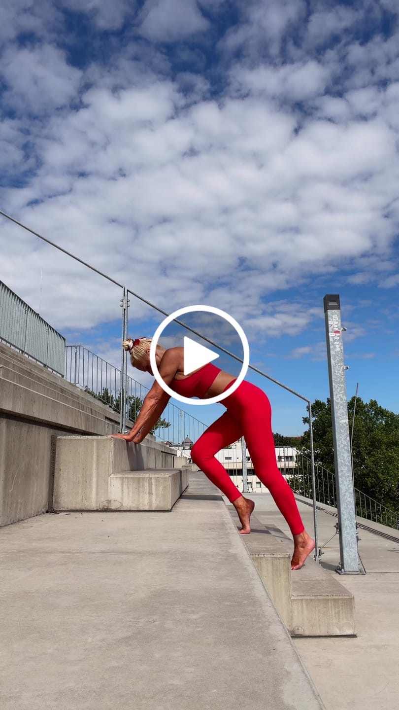 Customer video review of The Empower Jacket Sports Bra Leggings 3-Piece Set