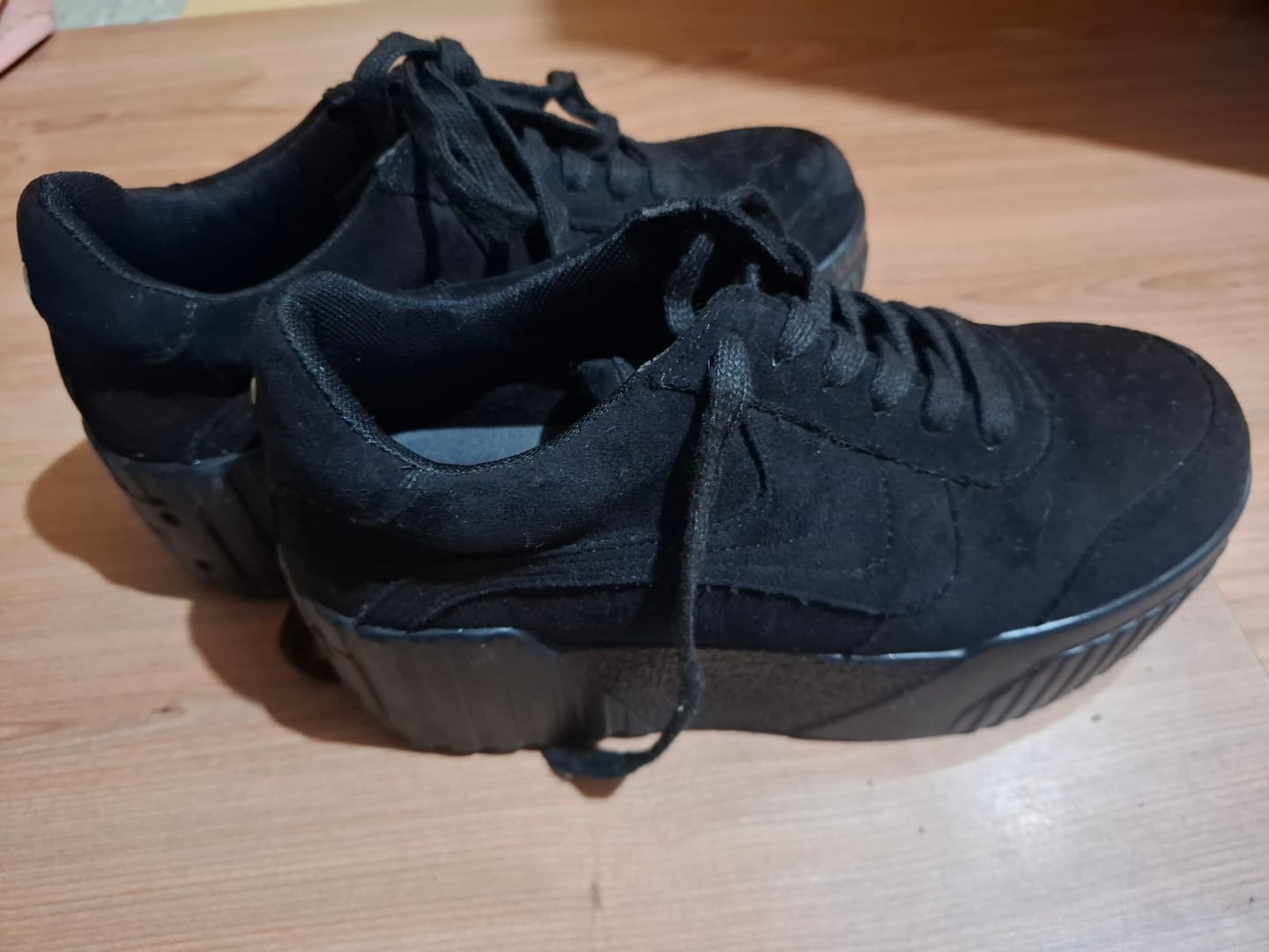 Customer photo review of Zapatilla Negra Mujer 1314223