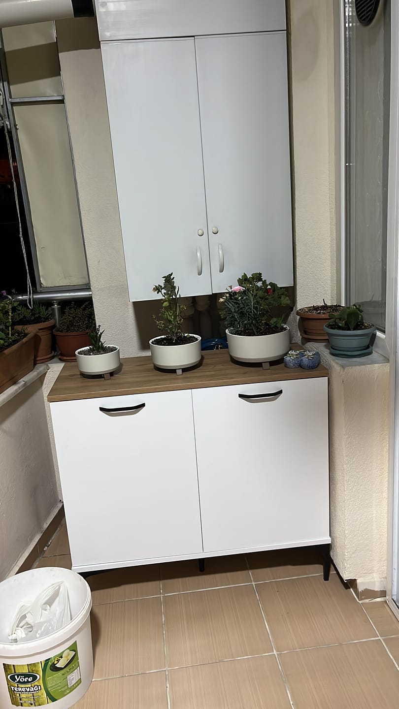 Customer photo review of Rani JE190 Kahve Köşesi Çok Amaçlı Dolap 2 Kapaklı Kiler Mutfak Dolabı Beyaz - Sepet Ceviz