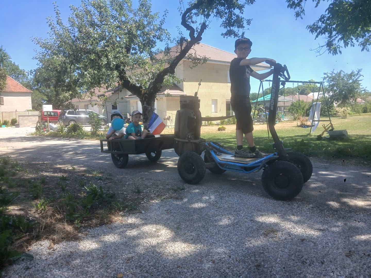 Customer photo review of Remorque utilitaire pour trottinette 4WD Veehop