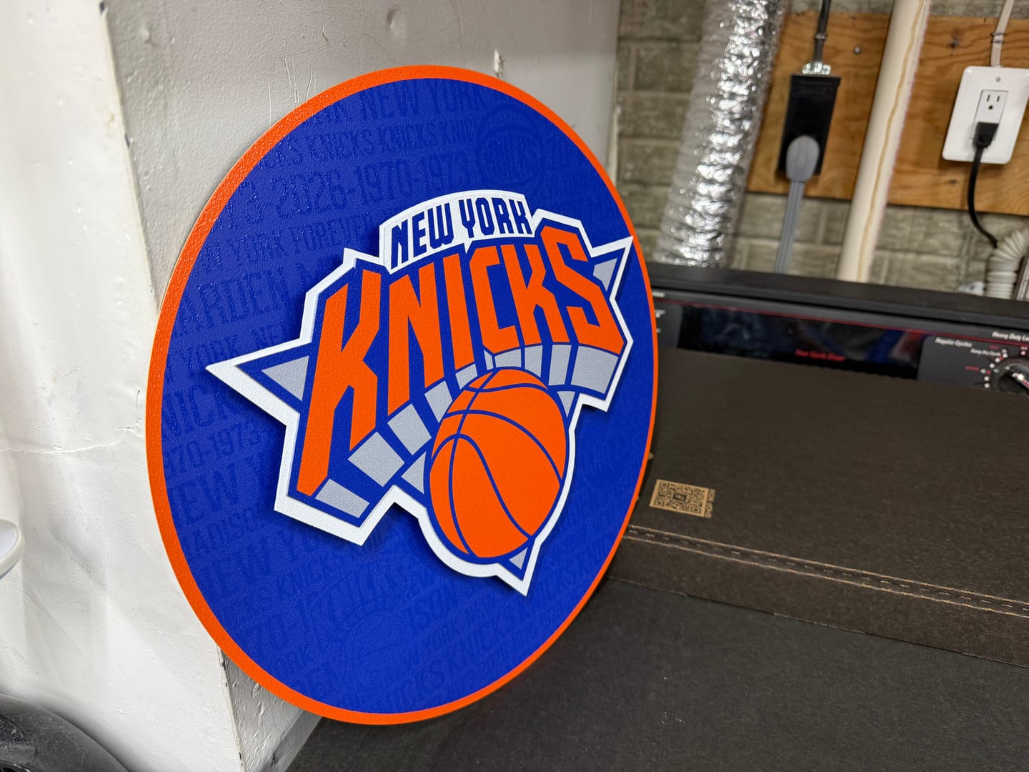 Customer photo review of New York Knicks CRAFT SERIES 3D Vintage Metal Wall Art
