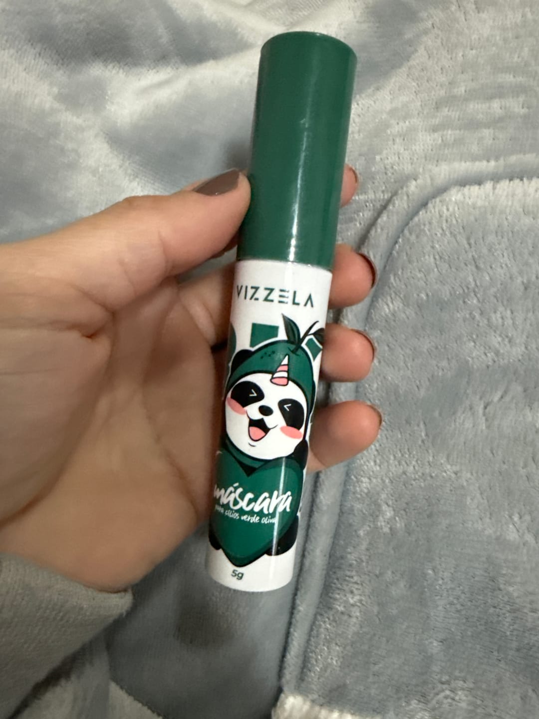 Customer photo review of Lapiseira Para Olhos Olive Green - Vizzela - Verde Oliva Efeito Metalizado