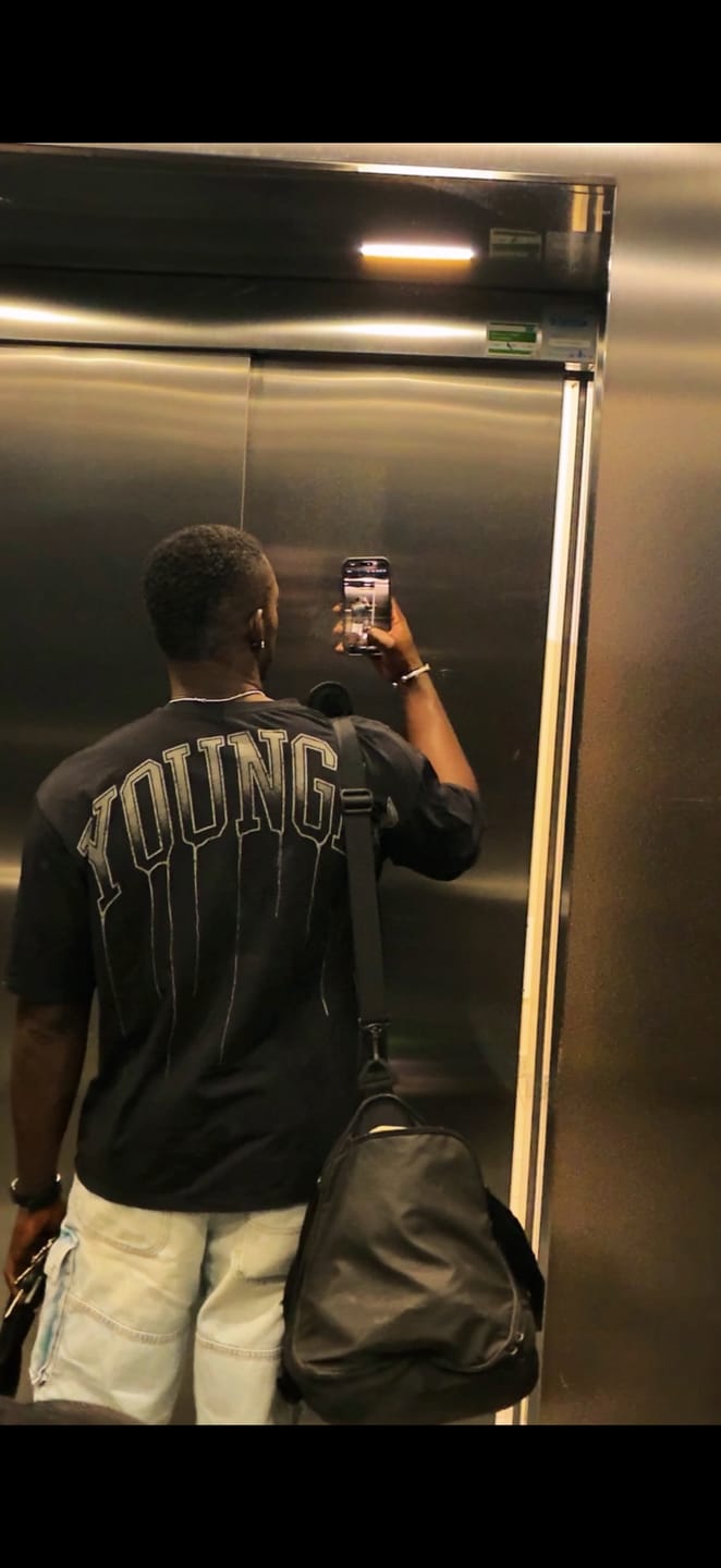 Customer photo review of W428 - Drip Oversized Tee