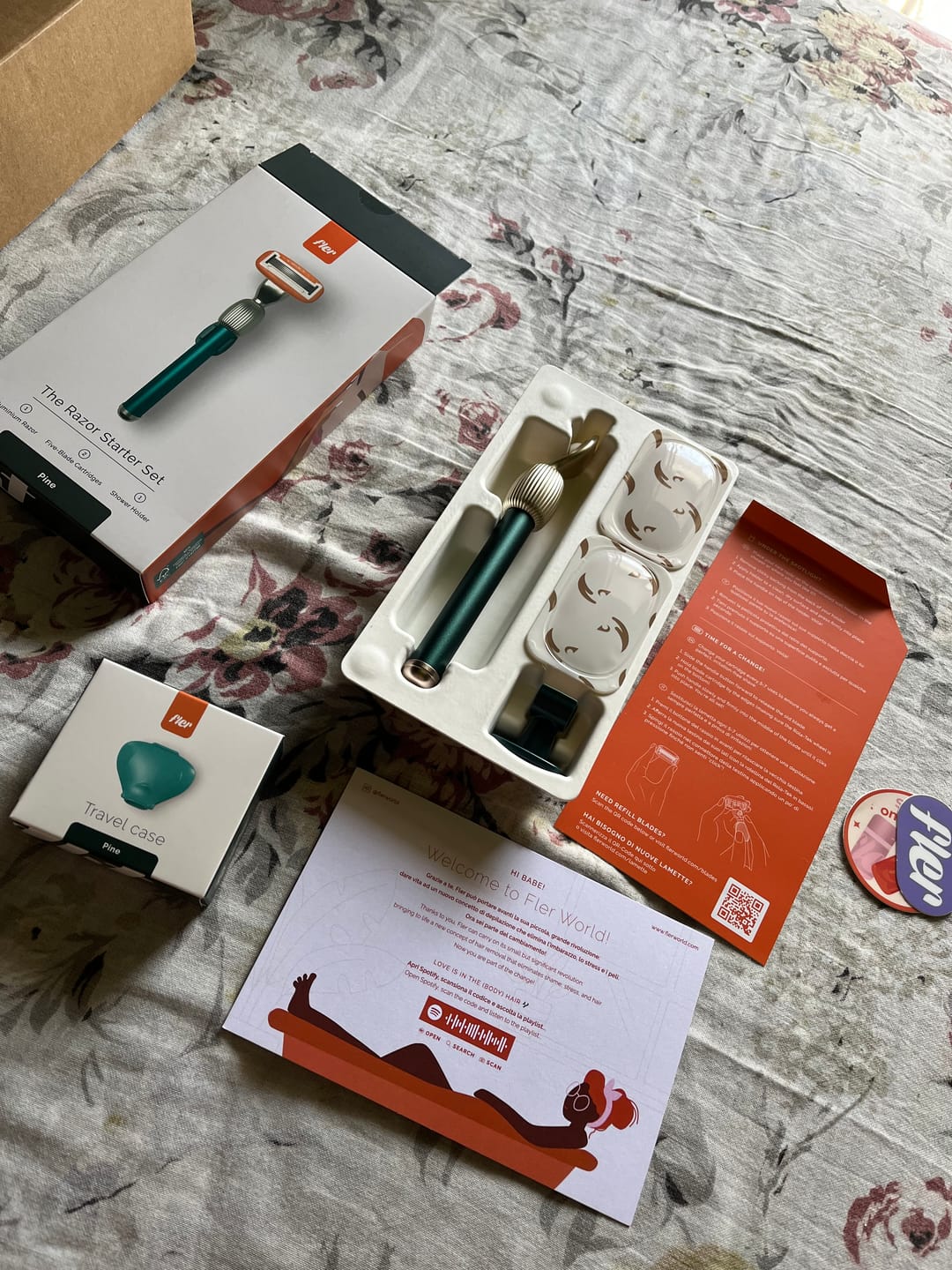 Customer photo review of Gift - Razor Travel Case