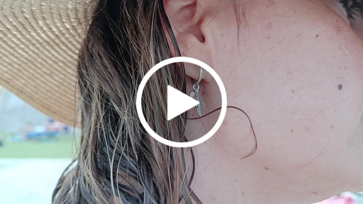 Customer video review of Pendientes Plumas de Amor
