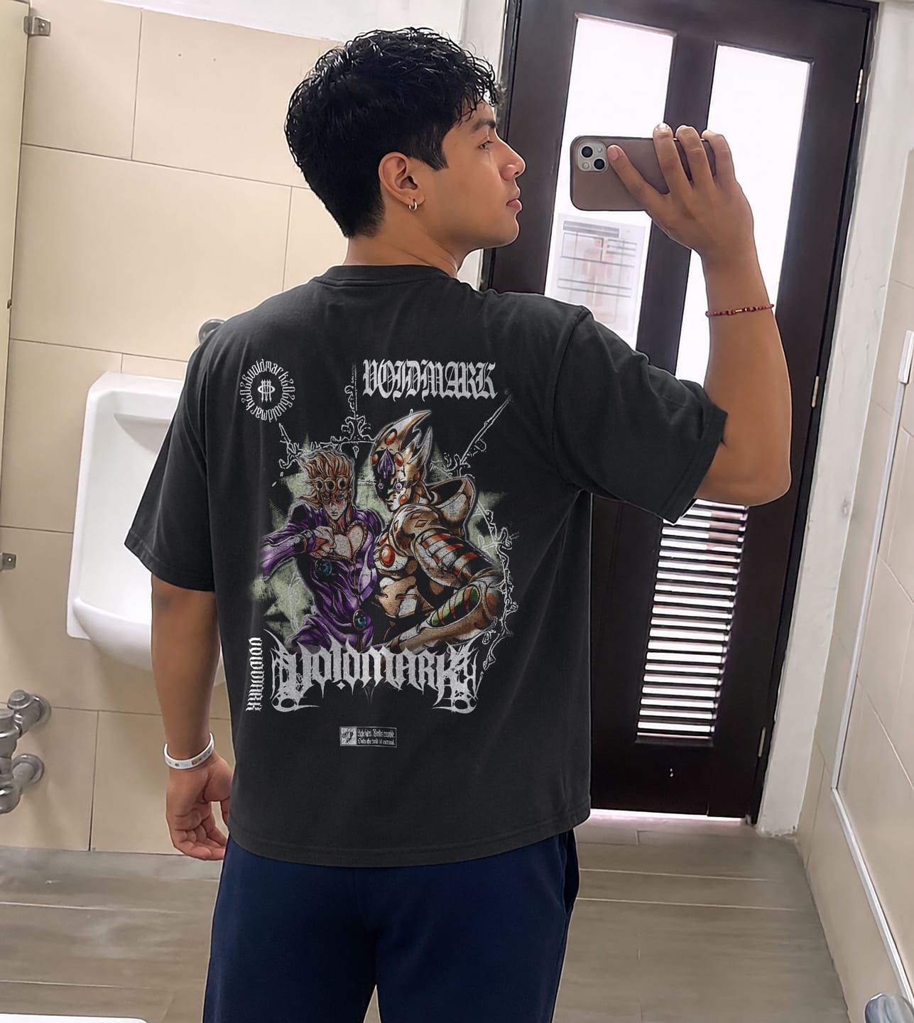 Customer photo review of 'JoJo: Giorno' Oversized T-shirt