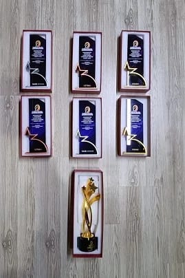 Customer photo review of Design K Crystal Trophy