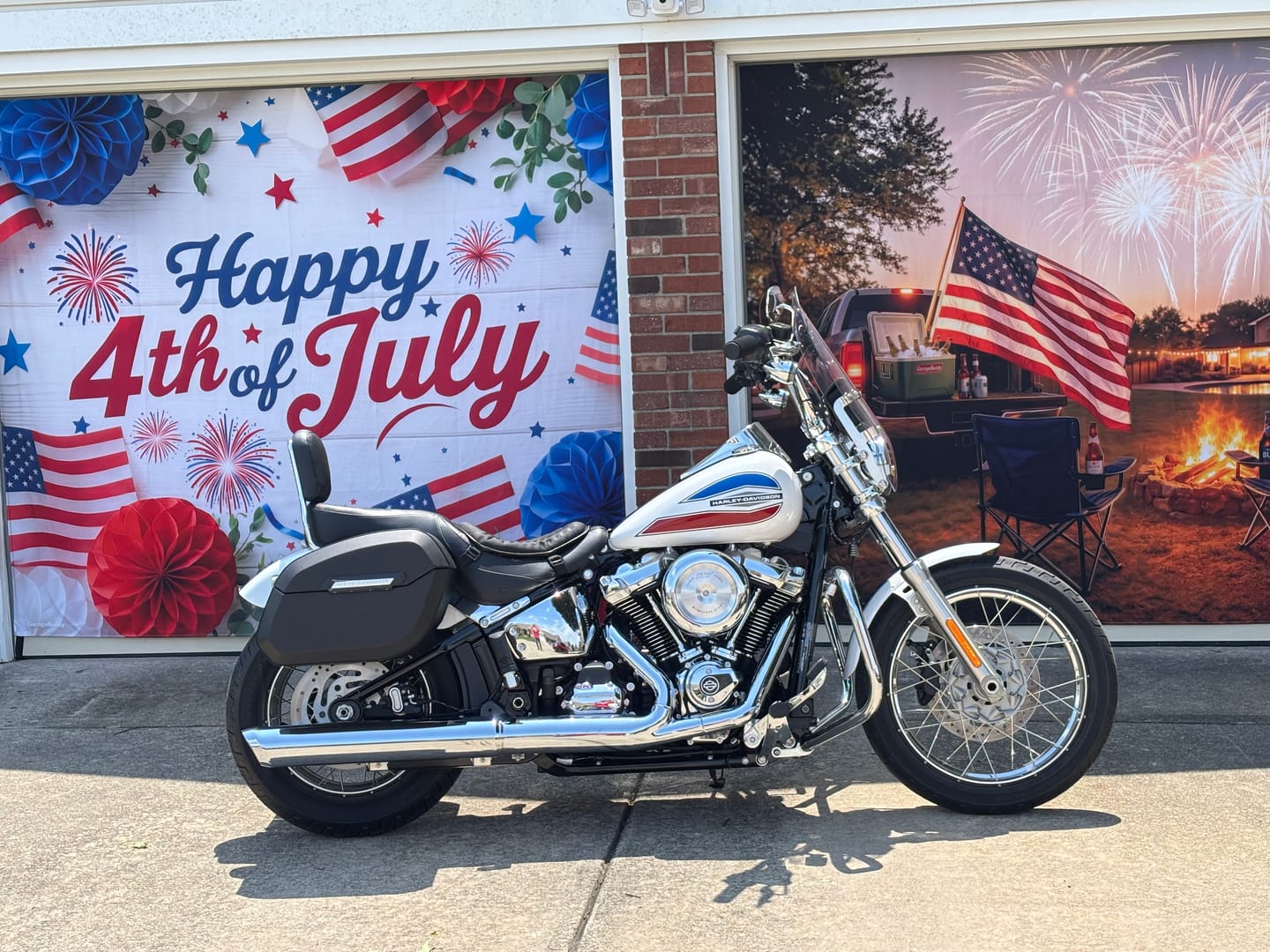 Customer photo review of 32L - Darkin Large Quick Mount Leather Wrapped Hard Saddlebags for Harley Softail Street Bob FXBB/S