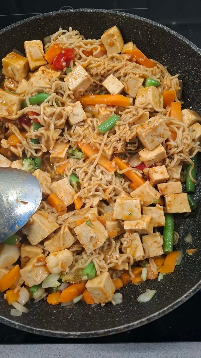 Customer photo review of Qetoe Low Carb High Protein Instant Cup Noodle - CHICKEN 12 PACK